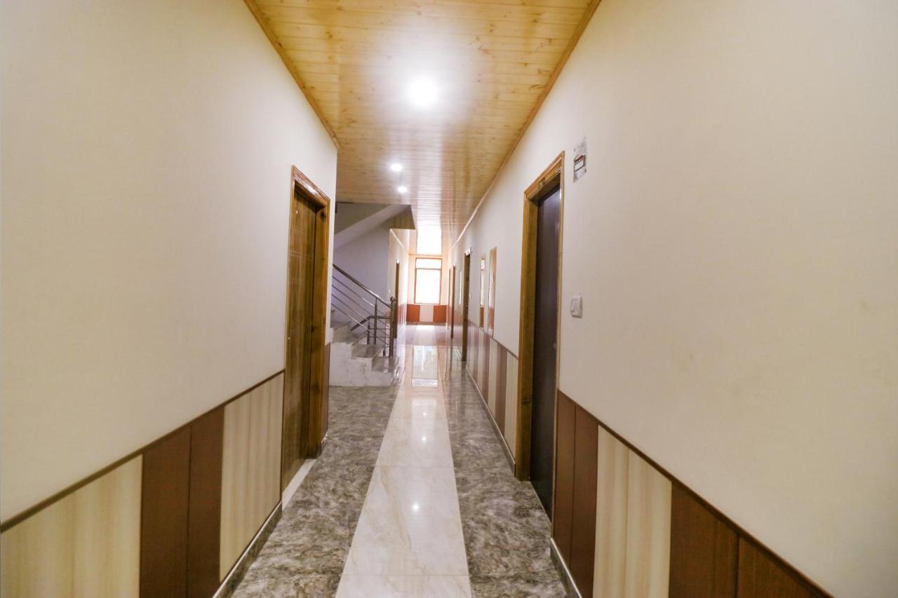 מנאלי Fabhotel Castle Rock מראה חיצוני תמונה