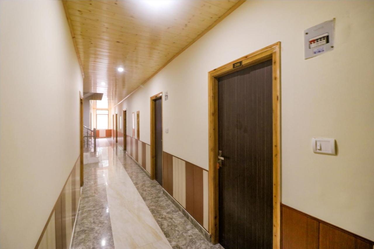 מנאלי Fabhotel Castle Rock מראה חיצוני תמונה